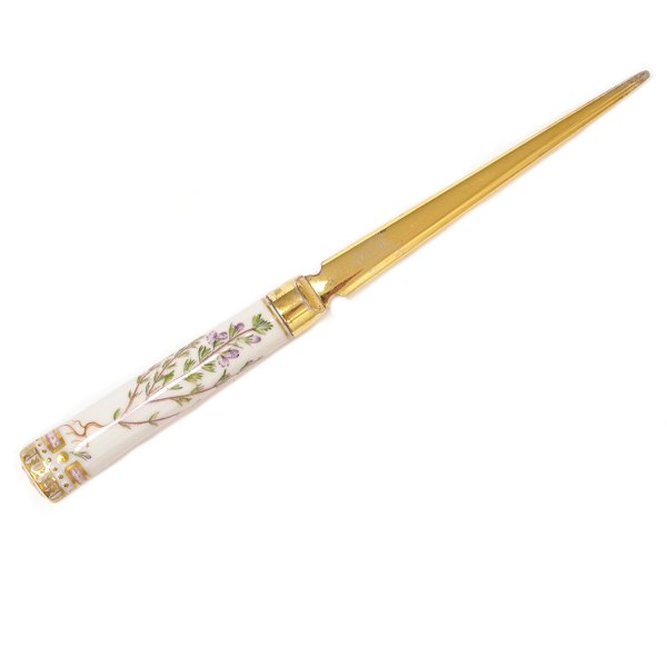 Flora Danica paper knife by Royal Copenhagen & Georg Jensen. L: 24cm