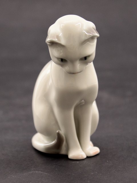 Royal Copenhagen white cat 499