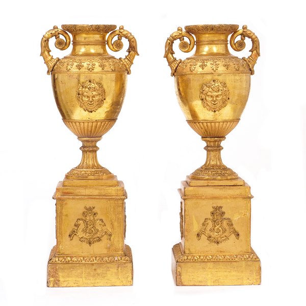 Pair of gilt wood Empire vases with label from August Dehne, Vienna, circa 1815. 
H: 49cm