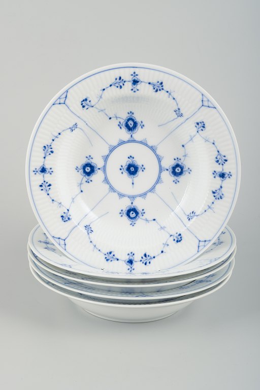 Royal Copenhagen Blue Fluted Plain.
A set of five deep plates.