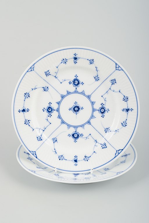 Royal Copenhagen Musselmalet Riflet. 
To små frokosttallerkner.