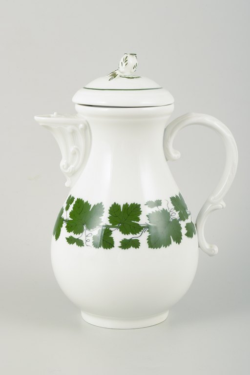 Meissen, kaffekande med låg, stel Vine-Leaf Pattern, “Voller grüner Weinkranz”