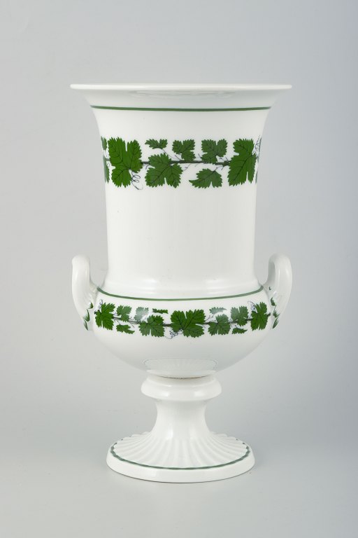 Meissen, vase, stel Vine-Leaf Pattern, “Voller grüner Weinkranz”