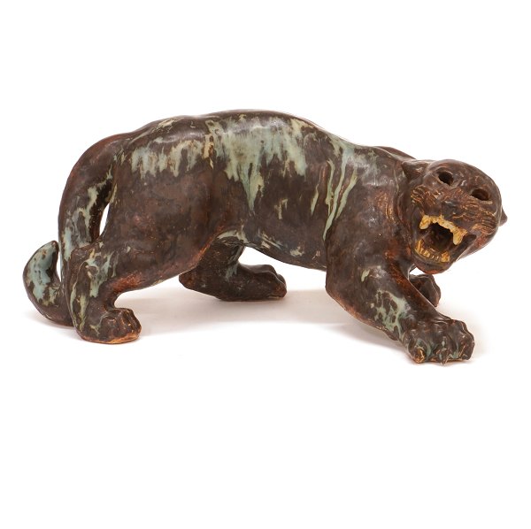 Stor unika panter i stentøj af Knud Kyhn. Signeret og dateret 1935. L: 45cm. H: 
21cm