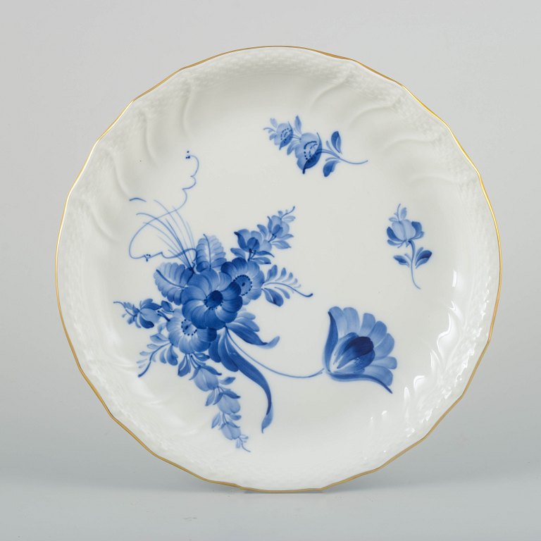 Royal CopenhagenServing dish in “Blue Flower Curved” with gilt rim, model no. 10/1691, 1st quality.