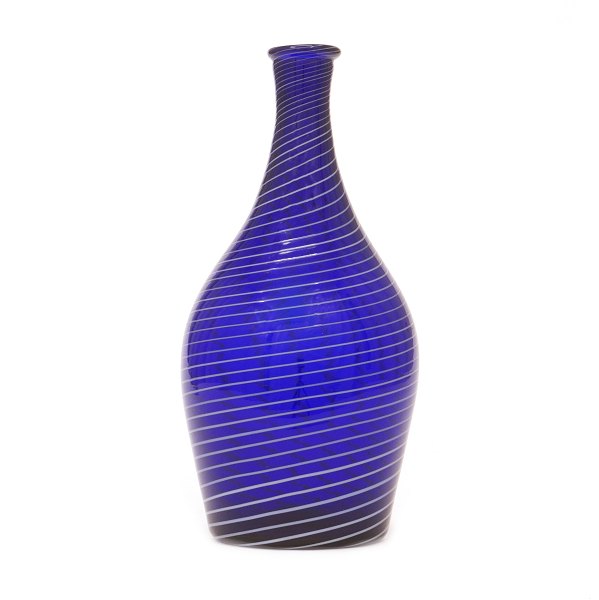 Norwegian cobolt coloured glass carafe with off white twist. Gjøvig Glasværk, 
Norway, circa 1810-20. H: 24cm