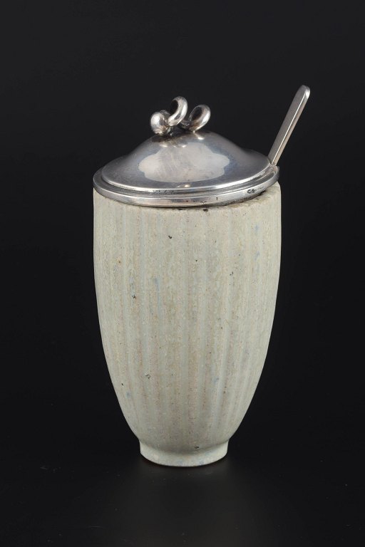 Arne Bang (1901–1983)Marmeladekrukke med låg og ske, ca. 1940/50’erne.