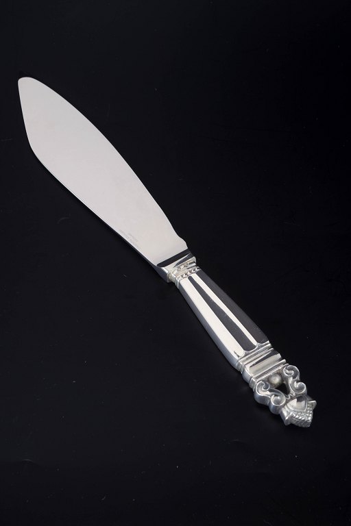 Georg JensenCake knife, “Acorn / Konge”.Sterling silver and stainless steel, after 1944.