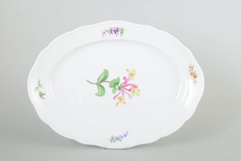 MeissenLarge oval serving dish, c. 1930s.