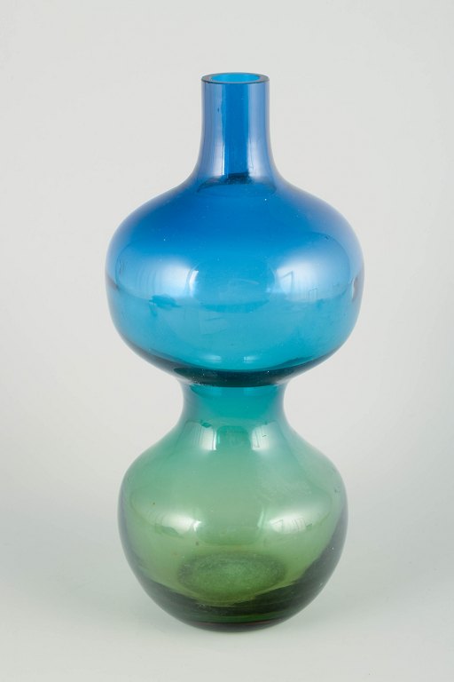 Scandinavian studio glassLarge art glass vase, 1970s.