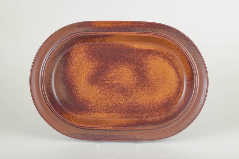 Ulla Procopé for Arabia FinlandOval stoneware serving dish, 1970s.
