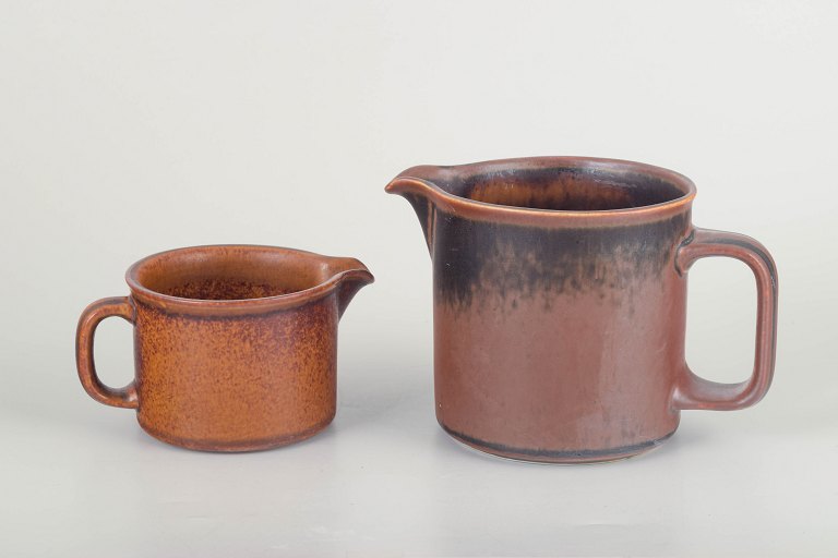 Ulla Procopé for Arabia FinlandTwo stoneware pitchers, 1970s.