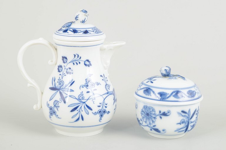 MeissenSugar bowl and demi-tasse pot, c. 1900.