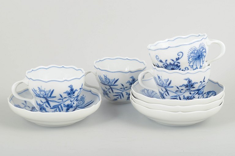 Meissen Blue Onionfour coffee cups with saucers.