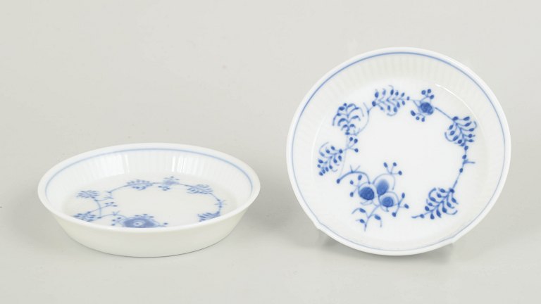 Royal Copenhagen Musselmalet Riflet flaskebakker, sæt af 2, 1980’erne.