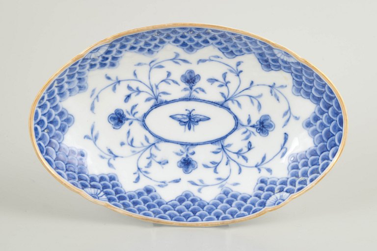 Bing & GrøndahlButterfly dish with gilt rim, 1880s.