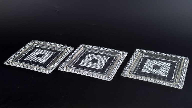 Oiva Toikka for Nuutajärvi, set of 3 plates.