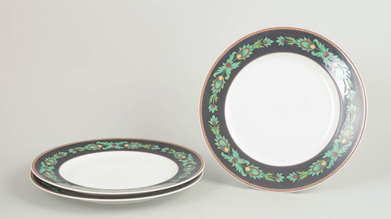Nina Campbell for Rosenthal, set of three dinner plates.