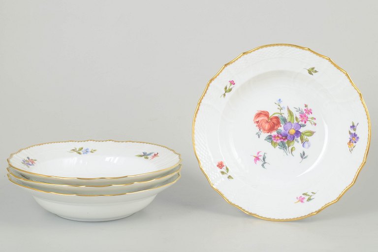 Royal Copenhagen saksisk blomst, sæt af fire dybe tallerkner.