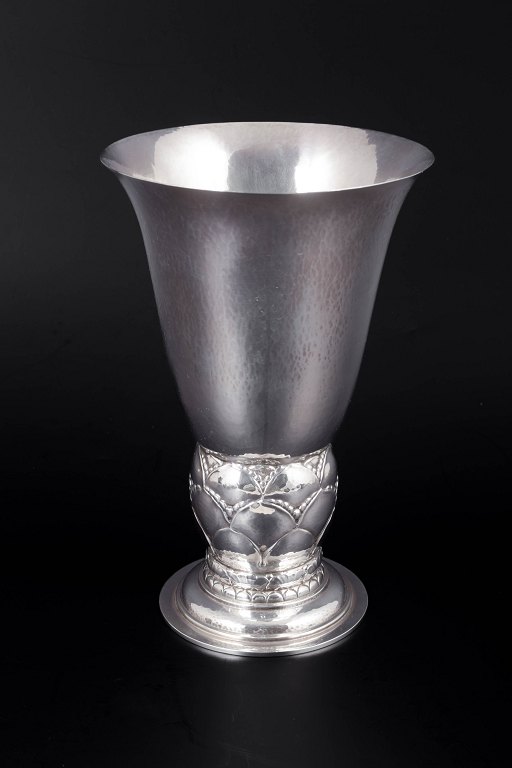 Georg Jensen sterlingsølv vase model 68.