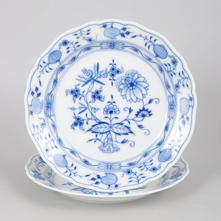 Meissen Blå Løgmønstret, to frokosttallerkener.