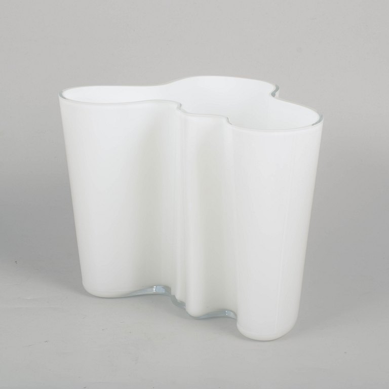 Alvar Aalto for Iittala, vase with original box.